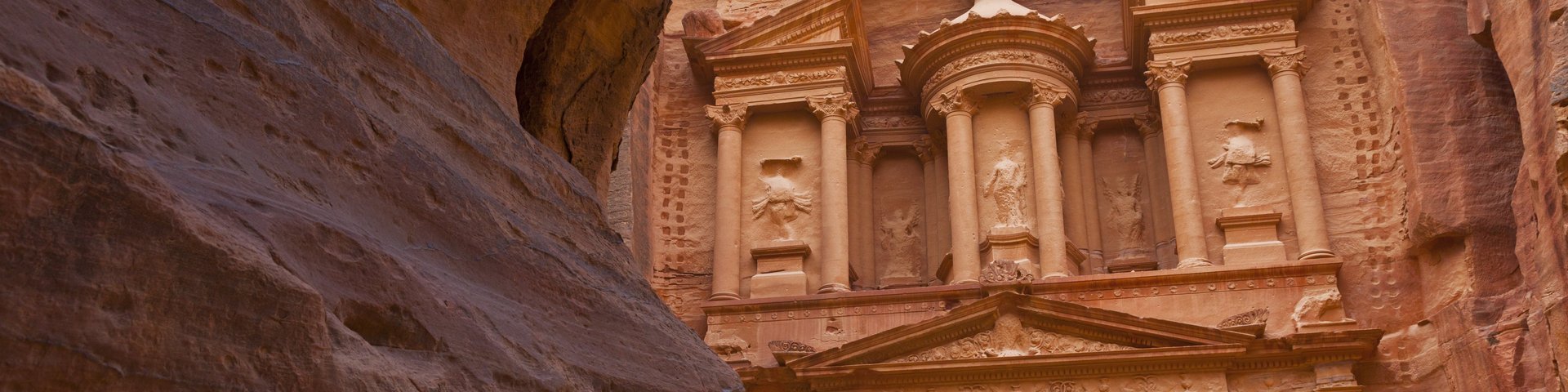 Nahaufnahme der Felsenstadt Petra in Jordanien