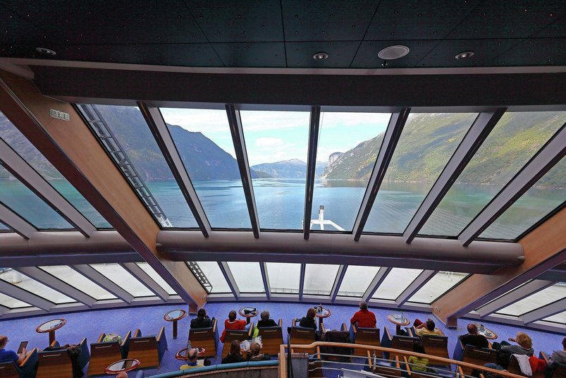 Panoramalounge auf der MS Trollfjord