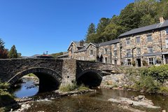 Steinhäuser in Rhyd DDu