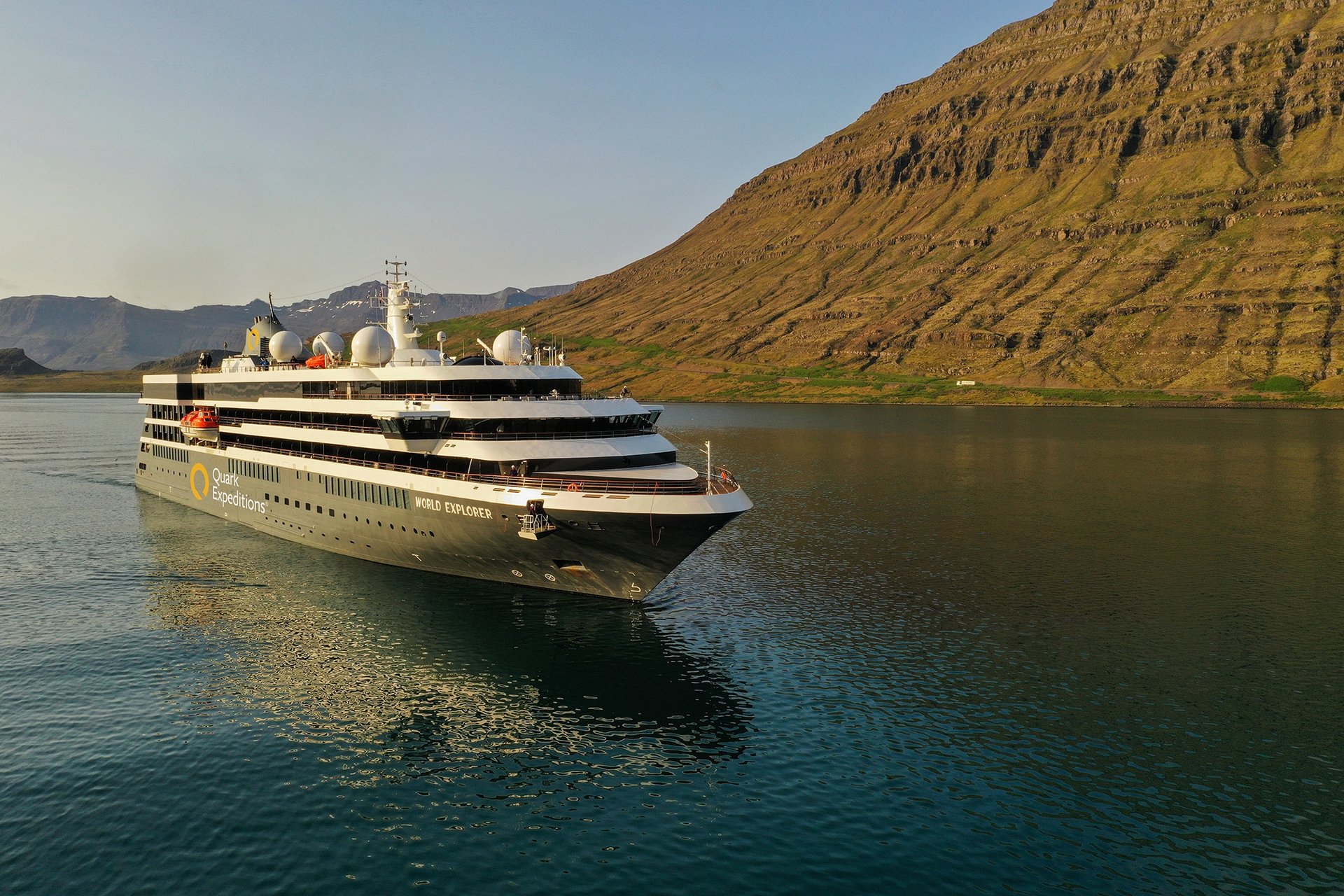 World Explorer von Quark Expeditions auf einer Expeditionsreise