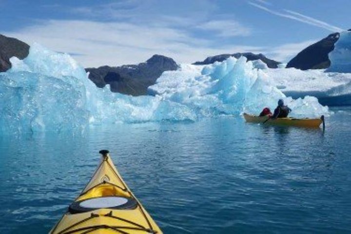 Kayaking im Kvanefjord in Grönland Kayaking im Kvanefjord