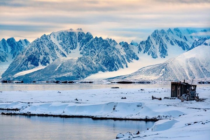 Schnee- und Eislandschaft in Spitzbergen