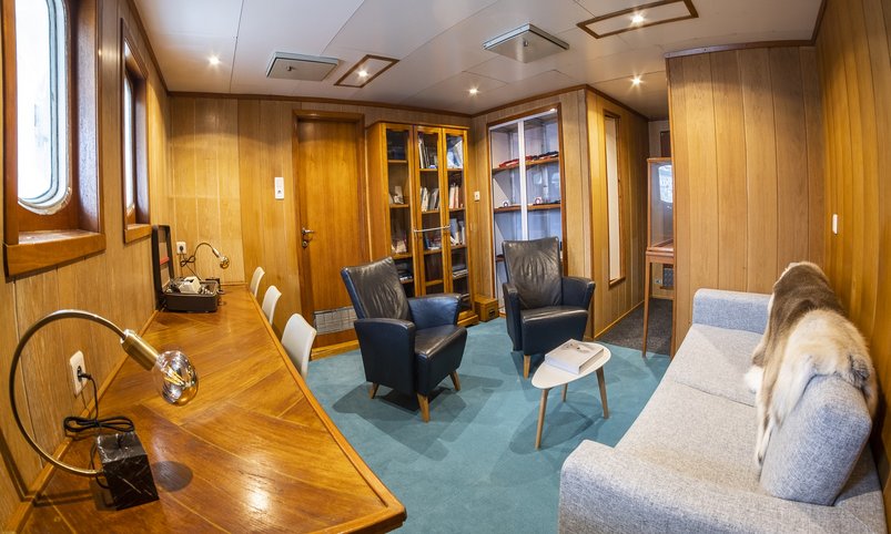 Bibliothek auf dem Schiff Polarfront