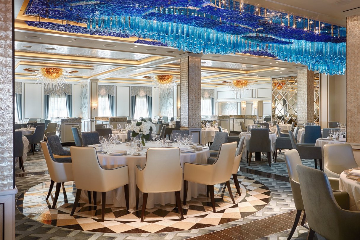 Restaurant an Bord eines Regent Seven Sea Schiffes