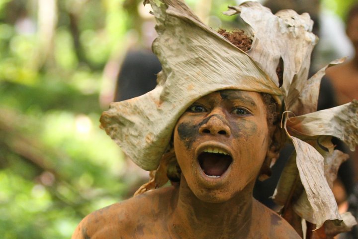 Junger Mann auf Papua Neu Guinea