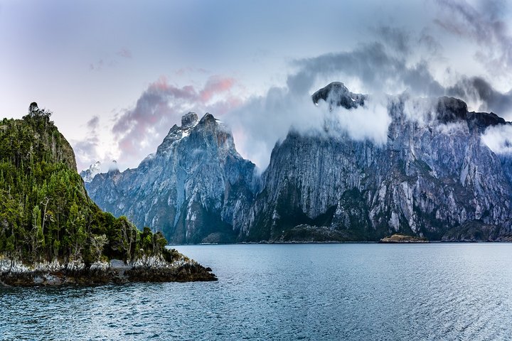 Südpatagonien (Route Kaweskar) mit Skorpios III Südpatagonien (Route Kaweskar) mit Skorpios III