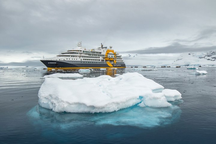 Ihr Expeditionsschiff Ultramarine | Foto: Michelle Sole