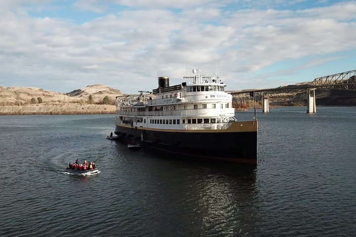 Kreuzfahrtschiff Wilderness Legacy auf dem Columbia River