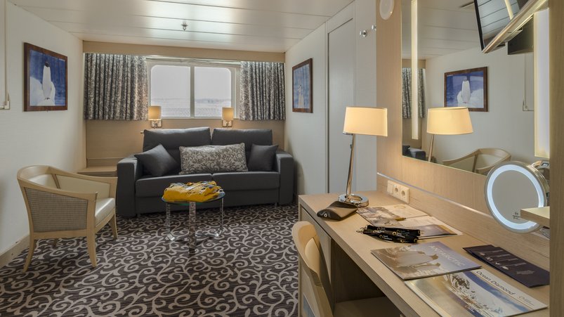 Wohnbereich einer Suite der Ocean Diamond