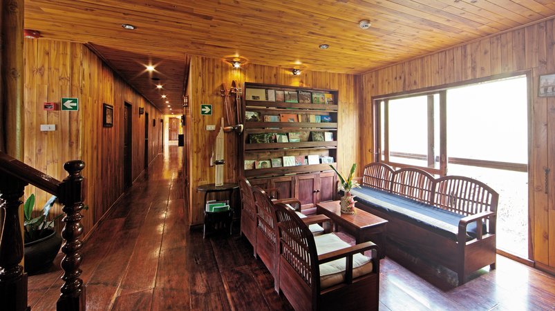 Bibliothek auf dem Flusskreuzfahrtschiff Mekong Sun