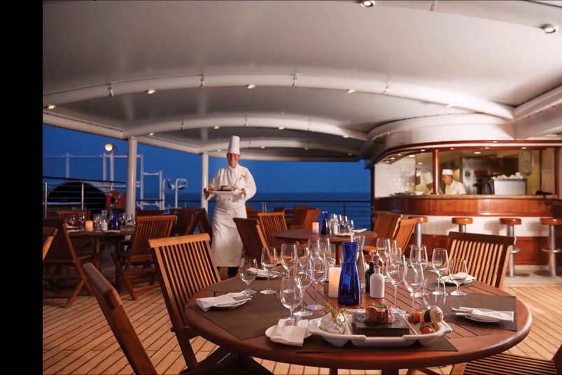 Outside Grillrestaurant Outdoor Grillrestaurant auf der Heritage Discoverer