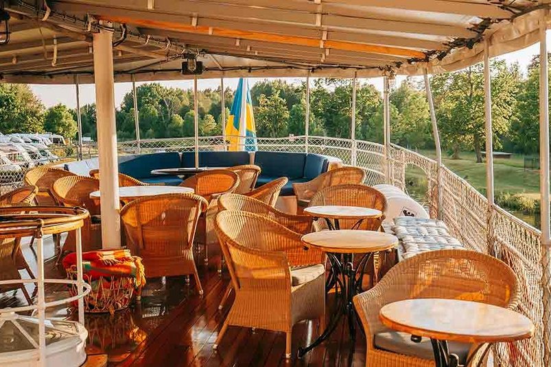 Loungebereich Oberdeck auf der Wilhelm Tham