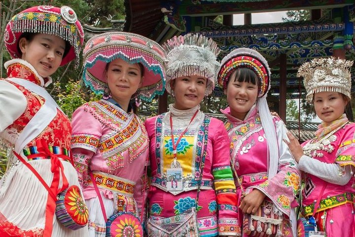 Traditionell gekleidete Frauen