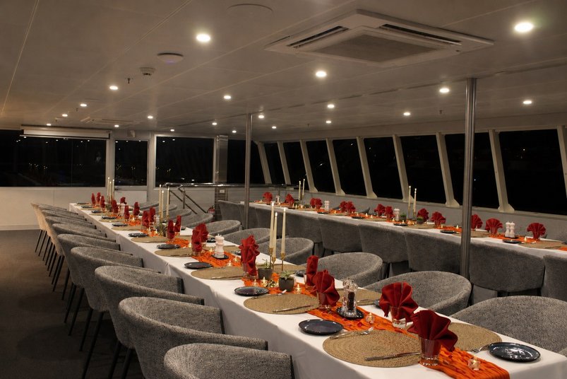 Speisesaal auf der Yasawa Princess II