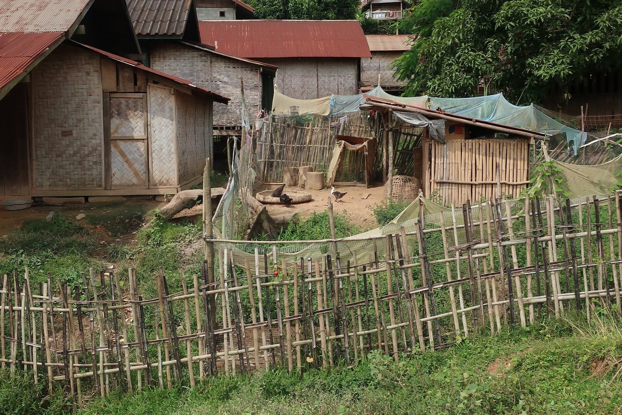 Dörfer entlang des Mekongs in Laos