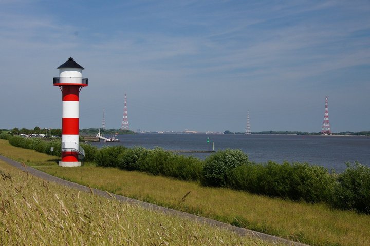Leuchtturm an der Elbe Leuchtturm an der Elbe