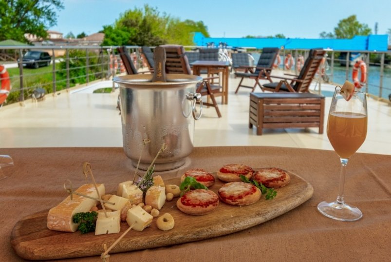 Sonnendeck auf dem Flusskreuzfahrtschiff La Bella Vita