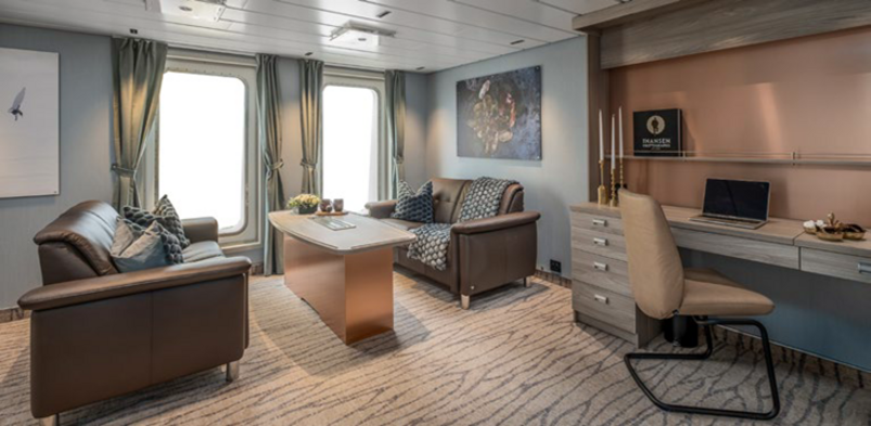 Wohnraum in der Suite Nansen auf der Nansen Explorer