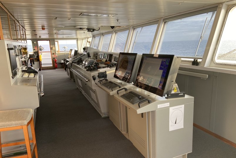 Kommandobrücke auf dem Fracht-/Passagierschiff St. Helena