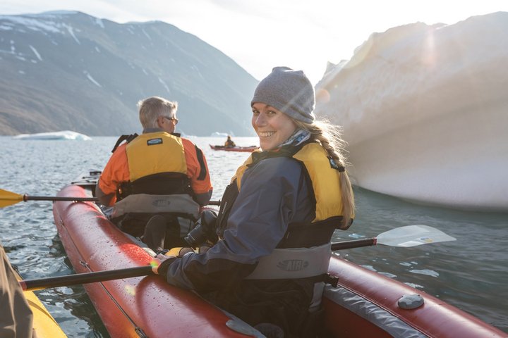 Kayaktour in einem Fjord in Grönland
