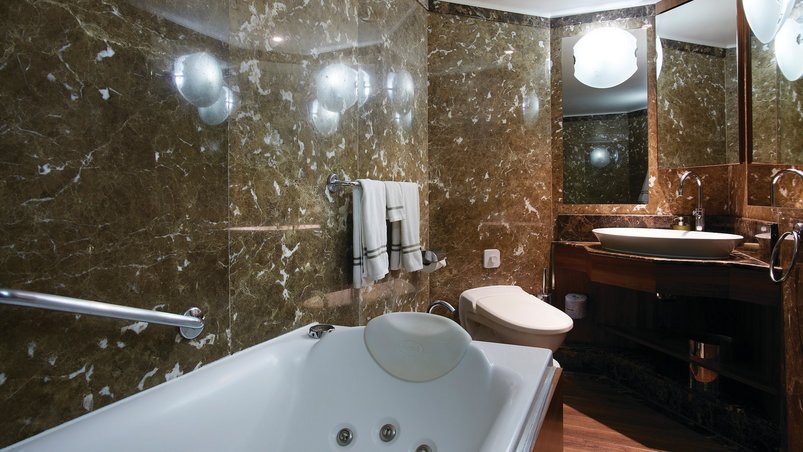Badezimmer der Grand Suite auf der Silver Wind