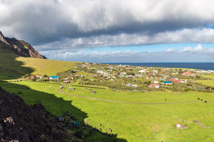 Blick auf Edinburgh of the Seven Seas auf Tristan da Cunha