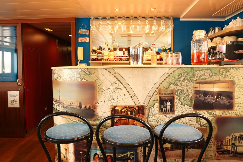 Bar auf dem Flusskreuzfahrtschiff La Bella Vita