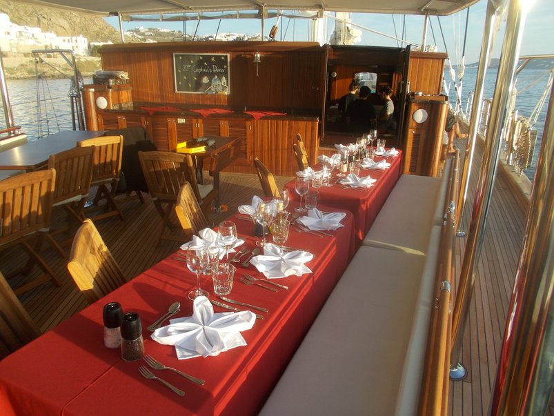 Essen an Deck