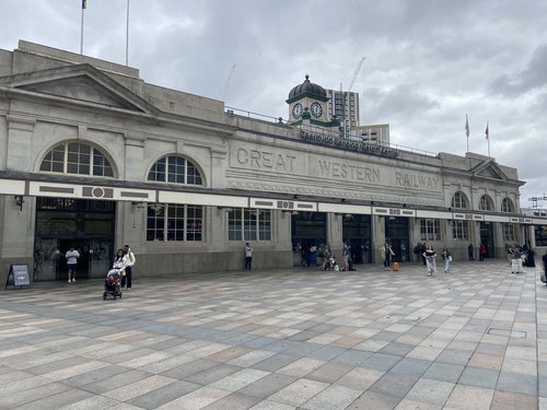 Historischer Banhof von Cardiff Historischer Bahnhof der Great Western Railway in Cardiff