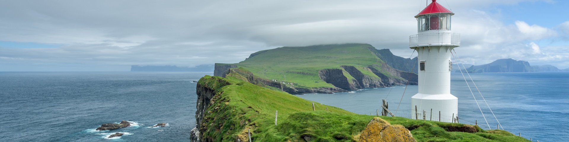 Leuchtturm auf den Färöer Inseln