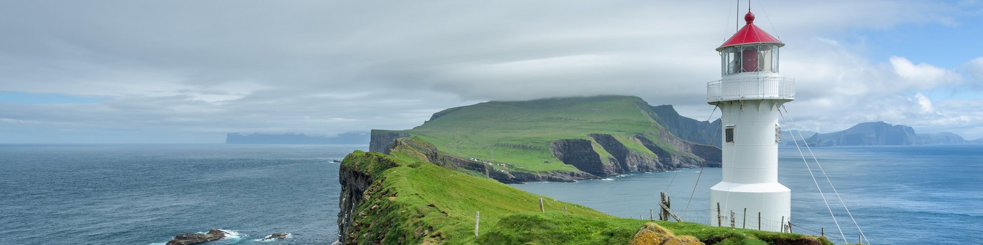 Leuchtturm auf den Färöer Inseln