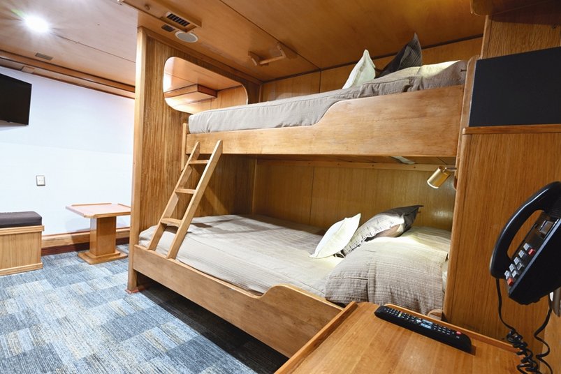 Skorpios II Innenkabine mit Stockwerkbetten