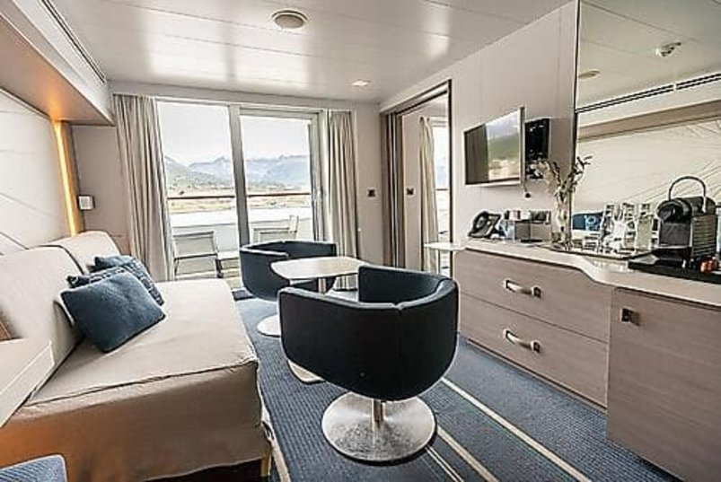 Wohnraum der Prestige Suite auf der Le Lyrial