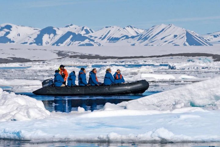 Zodiac-Exkursion an Bord der Hanseatic nature