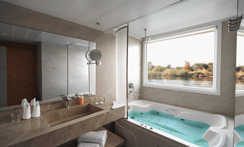 Badezimmer der Kategorie Royal Suite auf der Merit Star 2