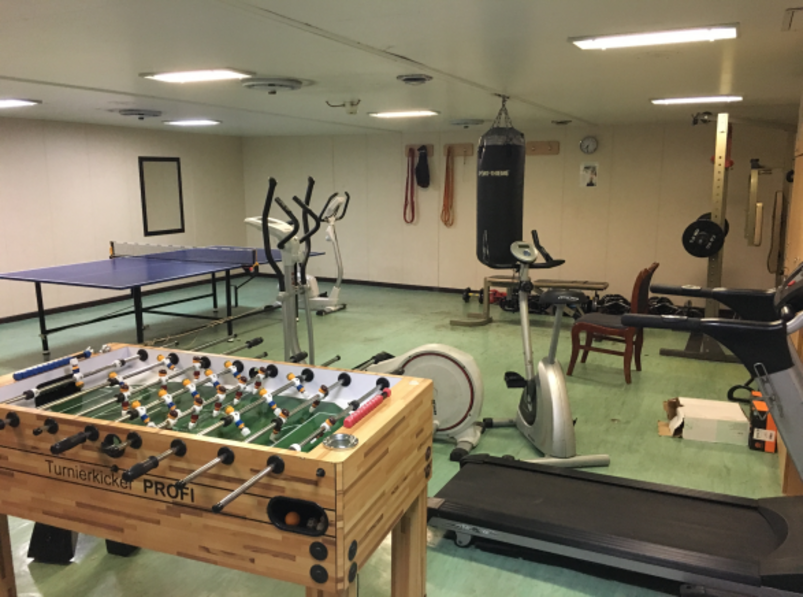 Fitnessraum an Bord eines Stückgutschiffes