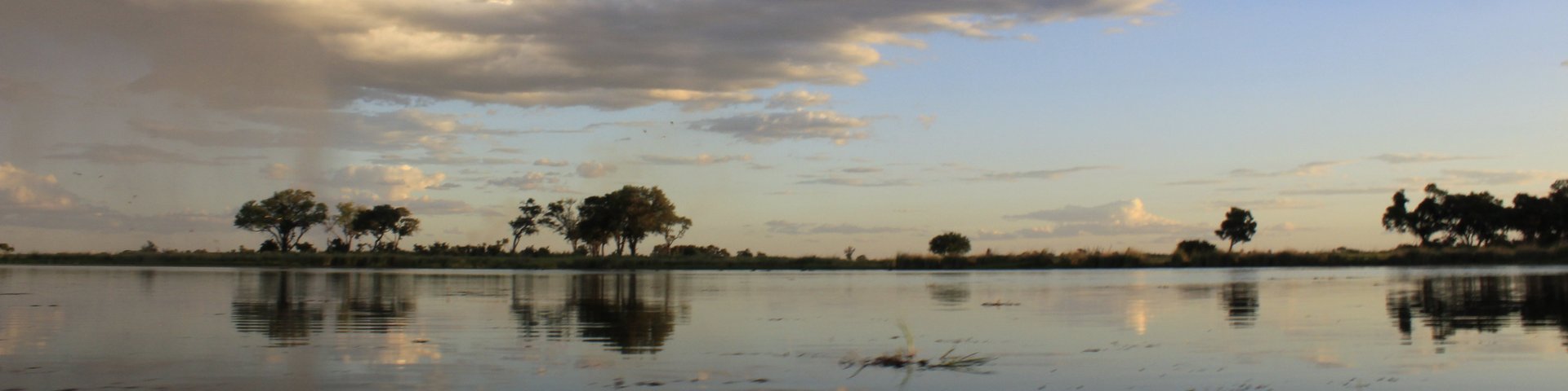 Abendstimmung im Okavango Delta