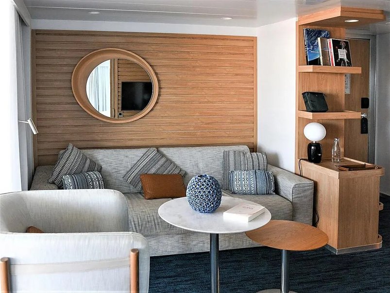 Wohnbereich der Eignerkabine auf einem Ponant Schiff der Explorerklasse