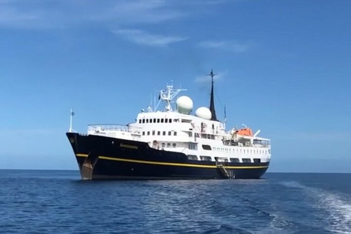 Schiff Serenissima auf dem Meer