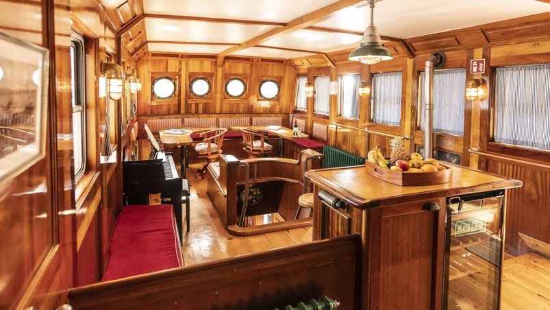 Salon auf dem Expeditionsschiff Cape Race