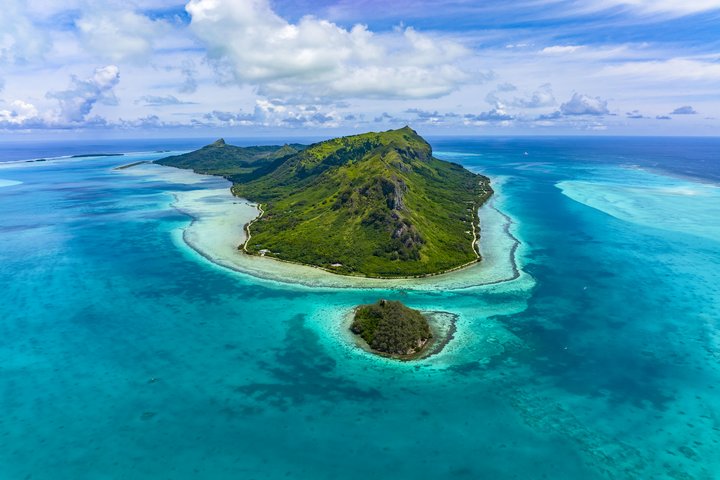 Austral Inseln mit dem Fracht-Passagierschiff entdecken