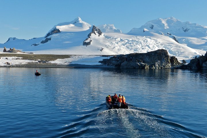 Zodiacanlandung in der Antarktis