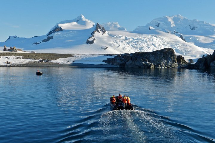 Zodiacanlandung in der Antarktis