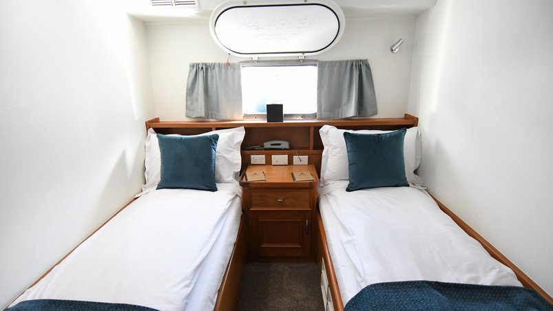 Komfortable Doppelkabine an Bord der Heritage Explorer