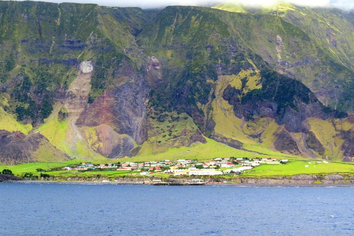 Blick auf Edinburgh of the Seven Seas auf Tristan da Cunha