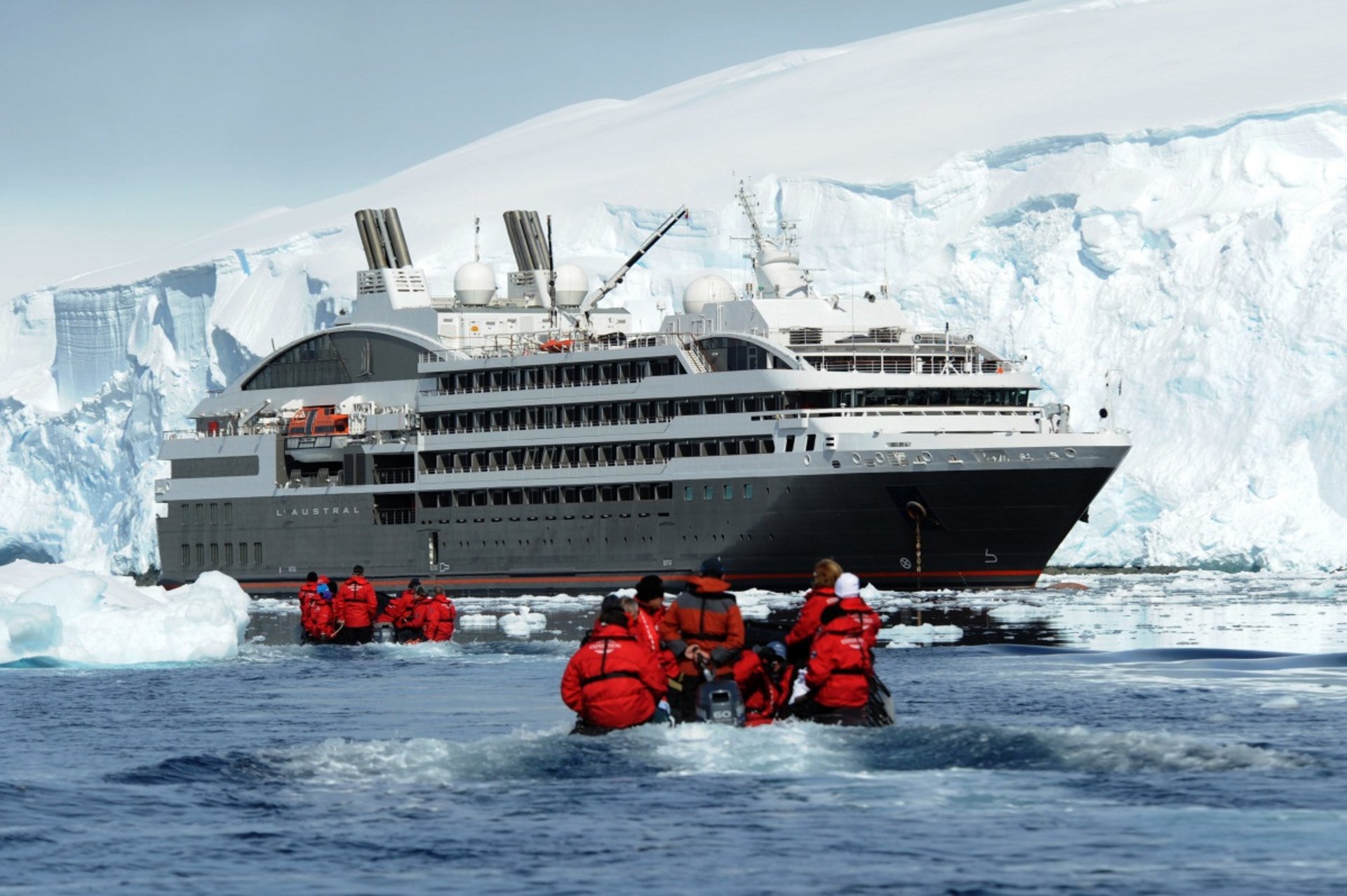 Expeditionsschiff L'Austral von Ponant in der Antarktis