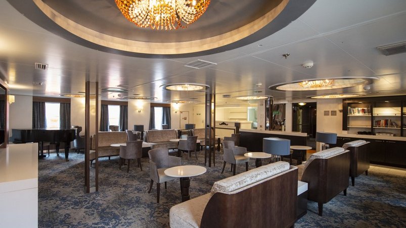 Explorer Lounge auf der Ocean Atlantic
