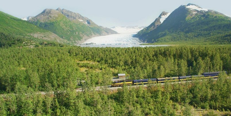 Glacier  Discovery Train  ©Stewart Sterling