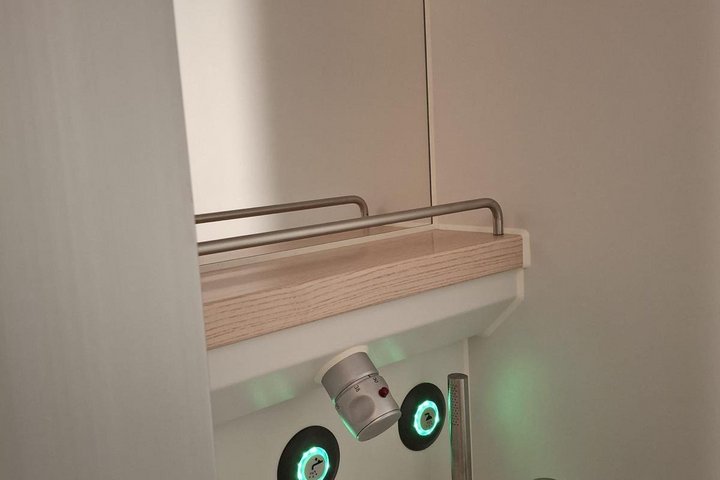 Waschbecken im Schlafwagen des neuen Nightjets