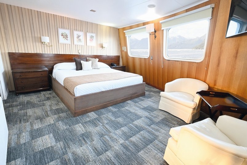 Skorpios II Master Suite